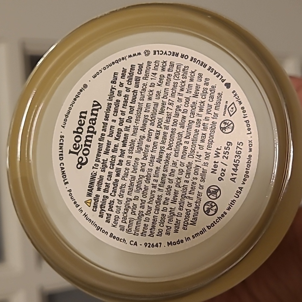 Jasmine Santal Candle - 9oz - Picture 5 of 5